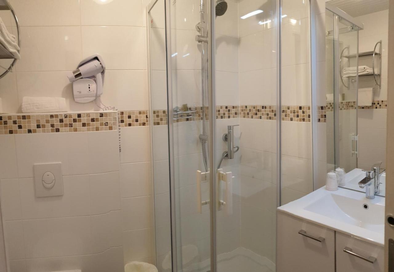 Fasthotel Le Rale Des Genets - Un Hotel Fh Collection Dun-sur-Meuse Eksteriør billede